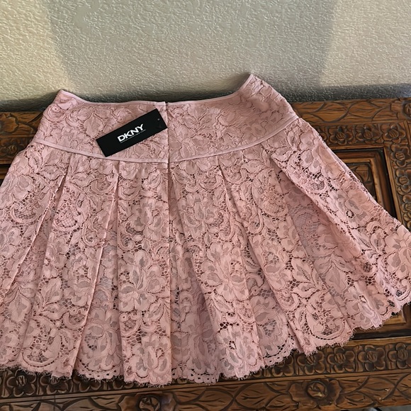 DKNY Pink Skirt size 8 NWT - Picture 3 of 5
